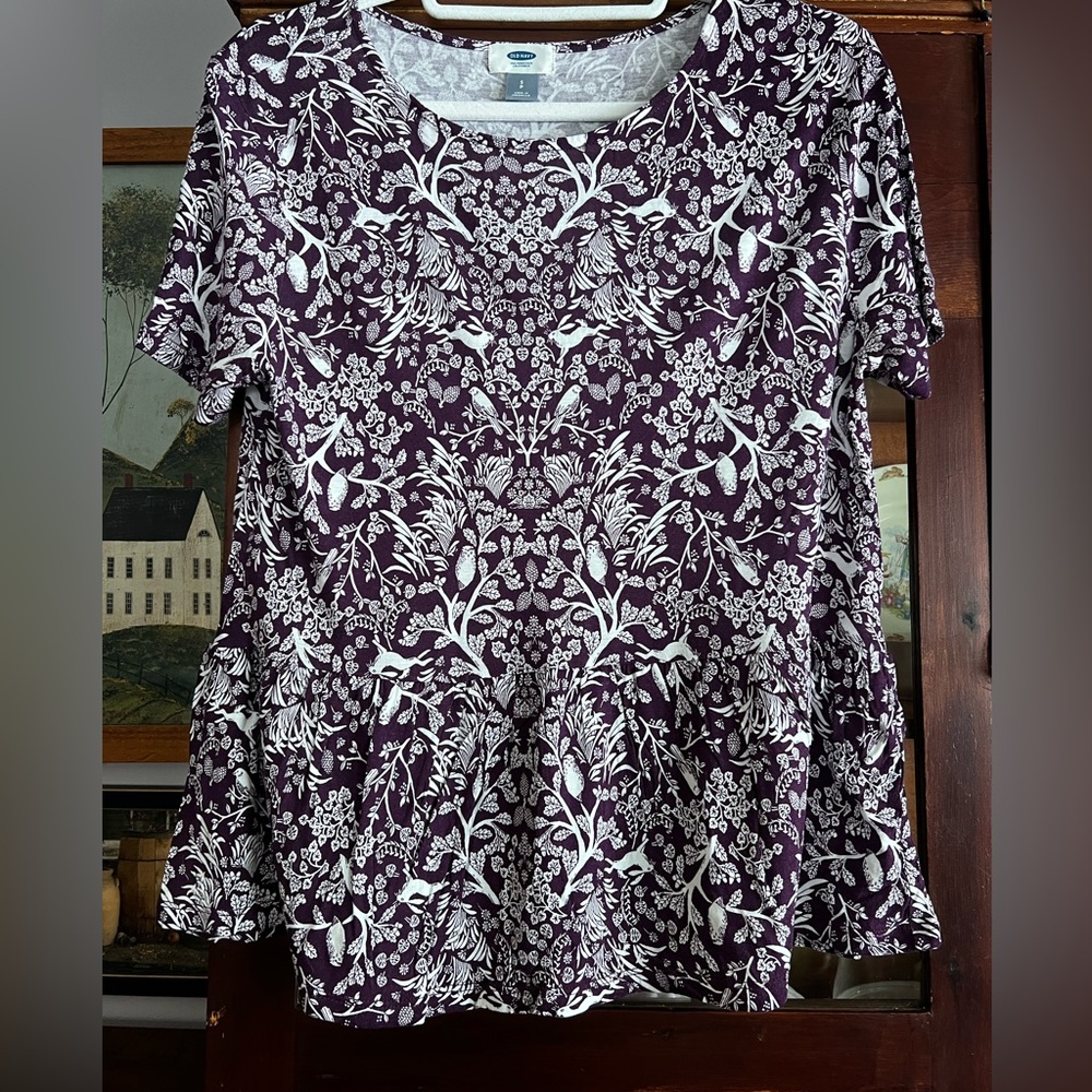 Ladies Old Navy owl & bird print top size small
